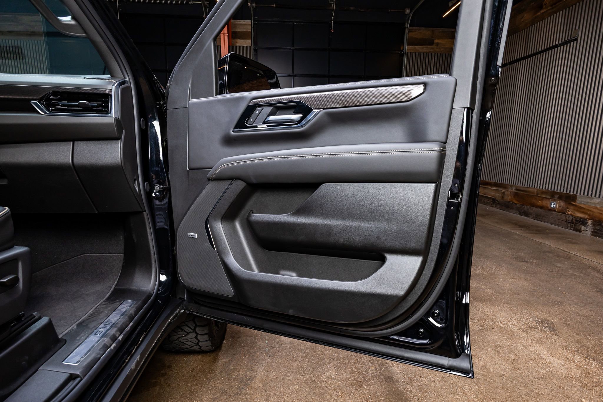 Used 2026 GMC Yukon Elevation image 34