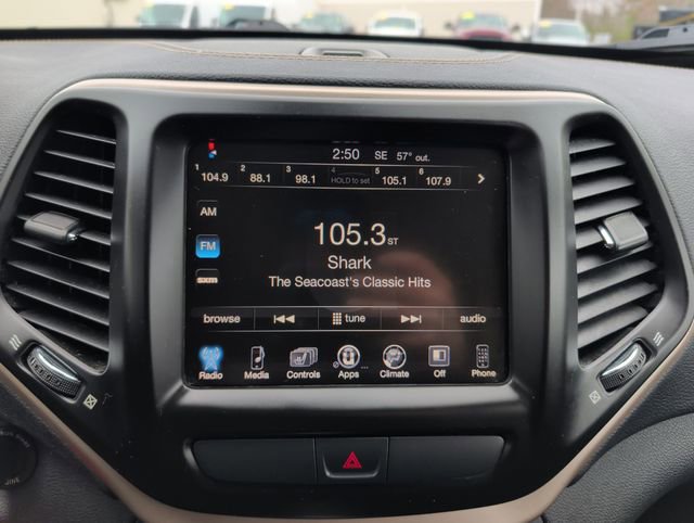 Used 2016 Jeep Cherokee Latitude w/ Cold Weather Group image 23
