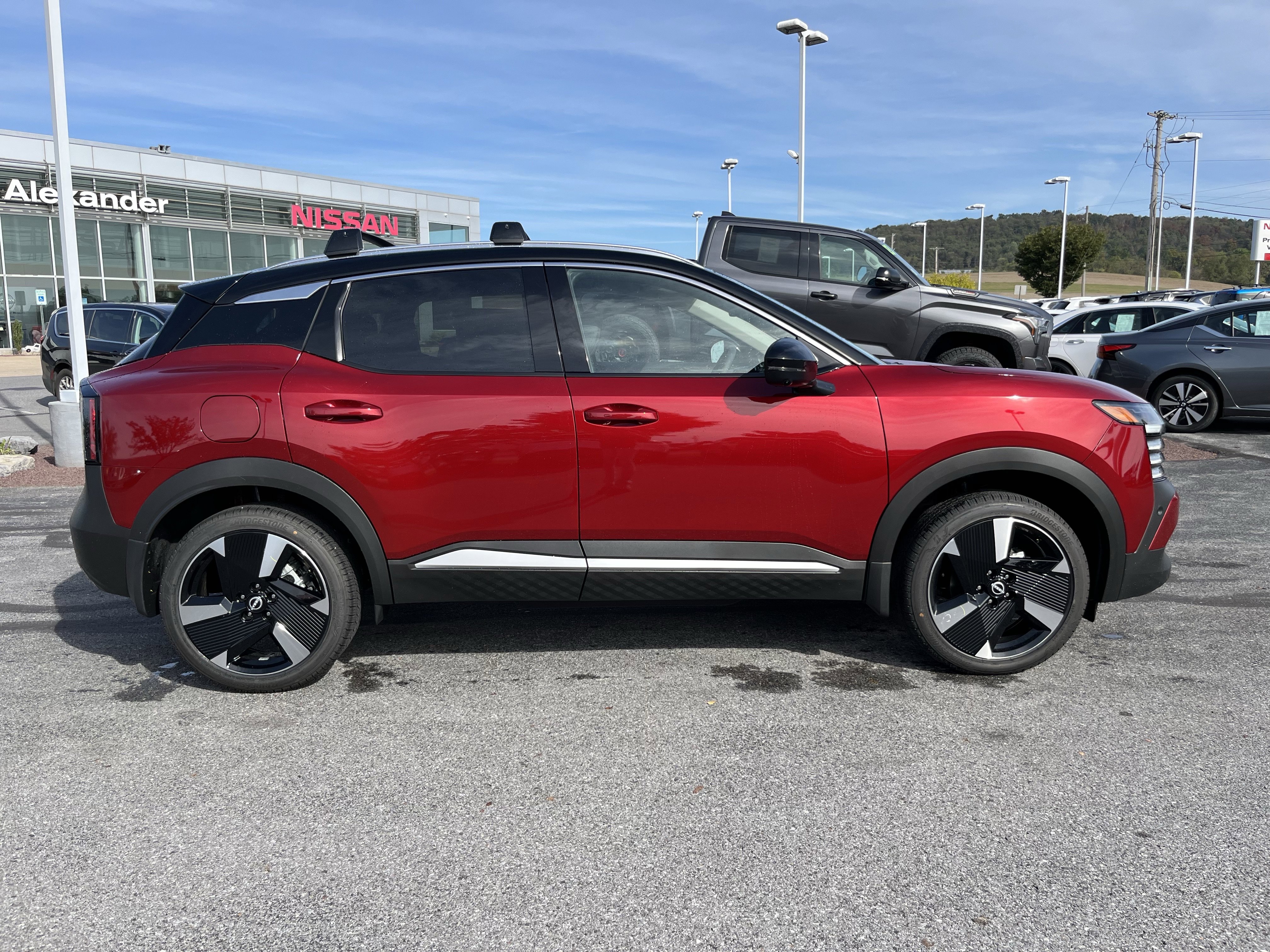 New 2026 Nissan Kicks SR w/ SR Premium Package image 2