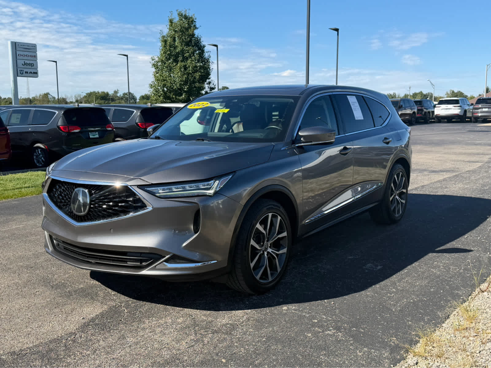 Used 2022 Acura MDX w/ Technology Package AWD/4WD image 3