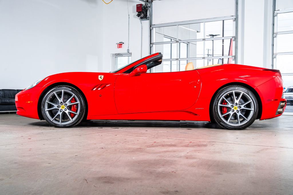 Used 2010 Ferrari California image 9