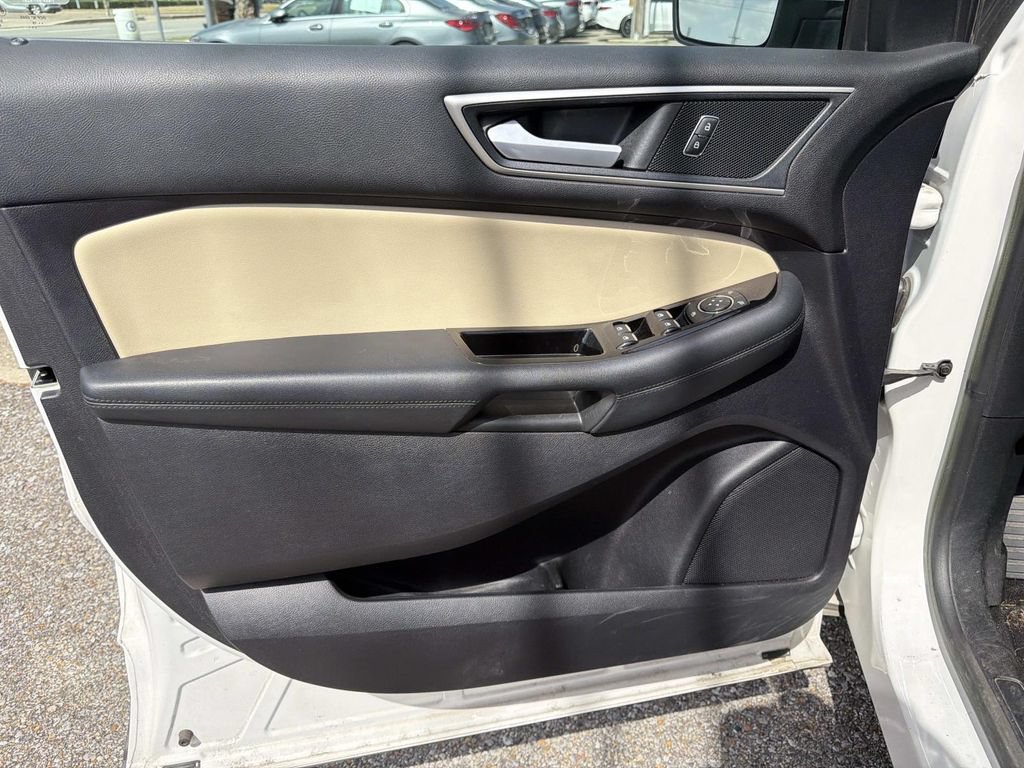 Used 2019 Ford Edge SEL w/ Equipment Group 201A FWD image 18