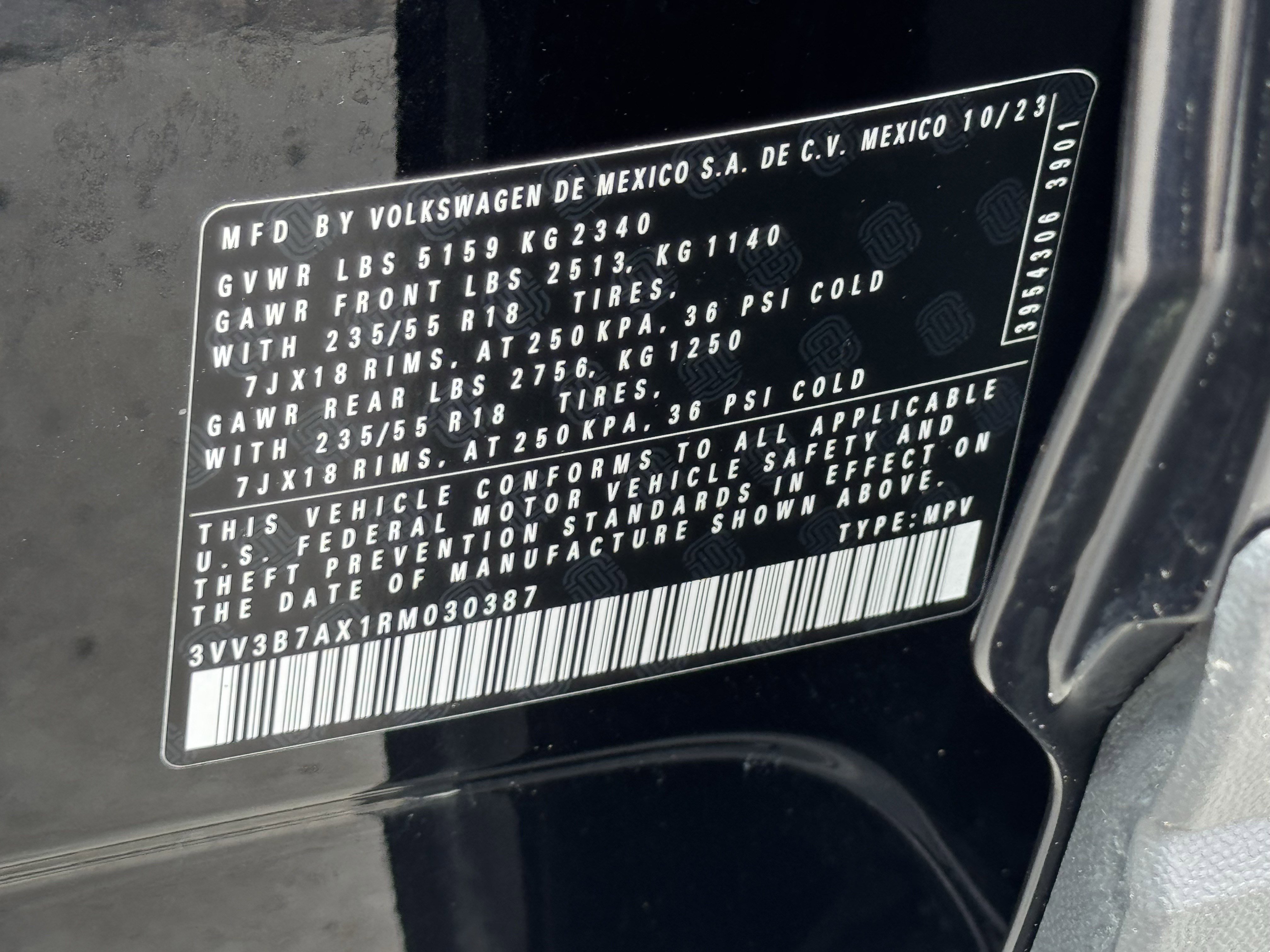 Used 2024 Volkswagen Tiguan SE FWD image 32