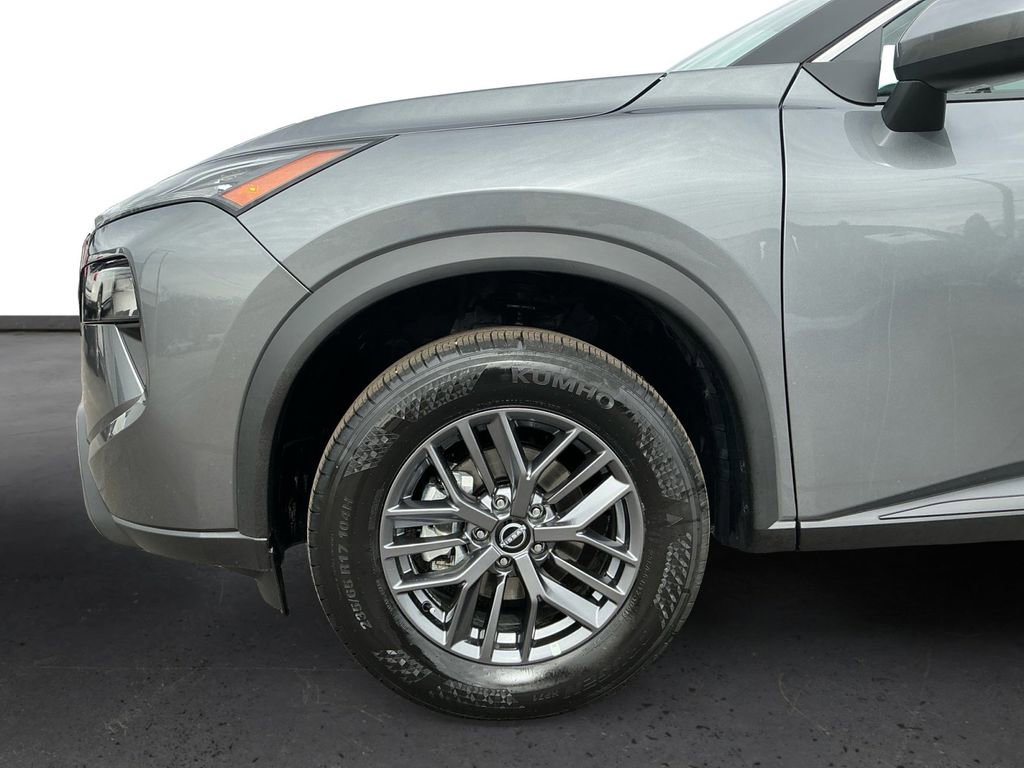 Used 2026 Nissan Rogue SV image 13