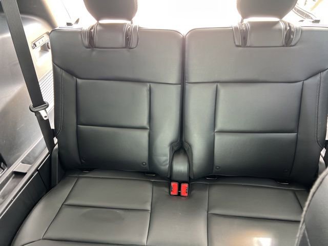 Used 2022 Ford Explorer Limited w/ Equipment Group 301A AWD/4WD image 9