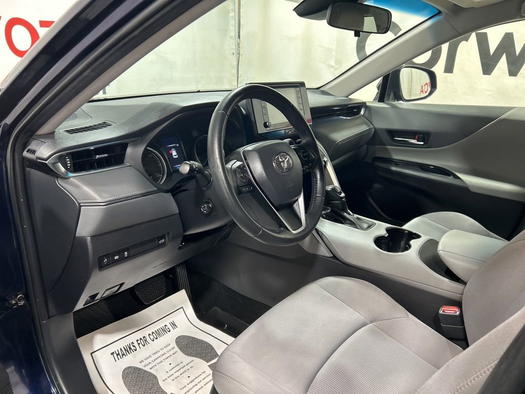 Used 2022 Toyota Venza LE image 20