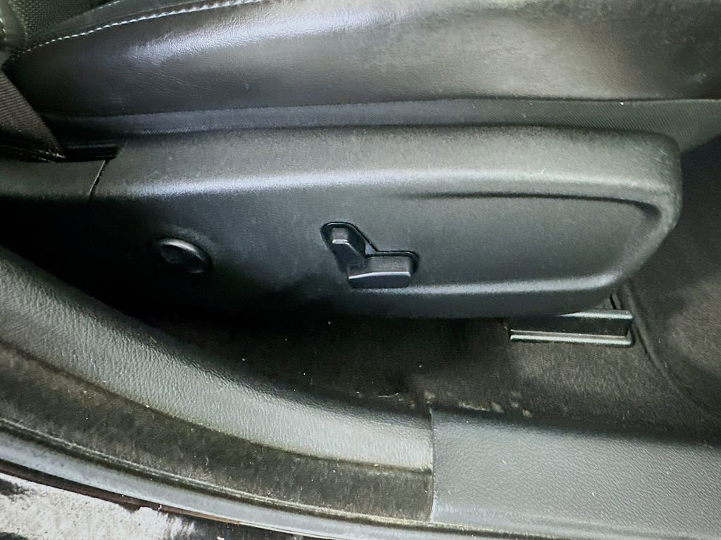 Used 2020 Dodge Charger SXT w/ Leather Interior Group image 24