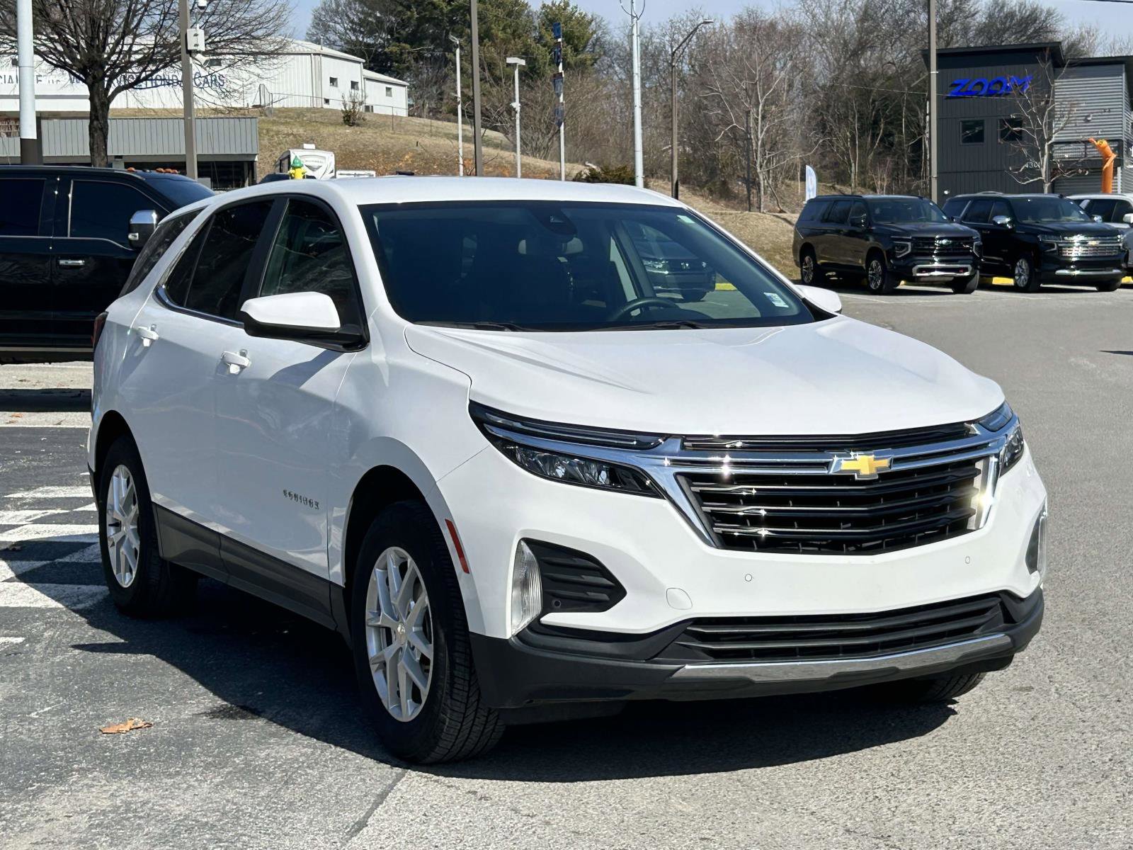 Used 2024 Chevrolet Equinox LT image 1
