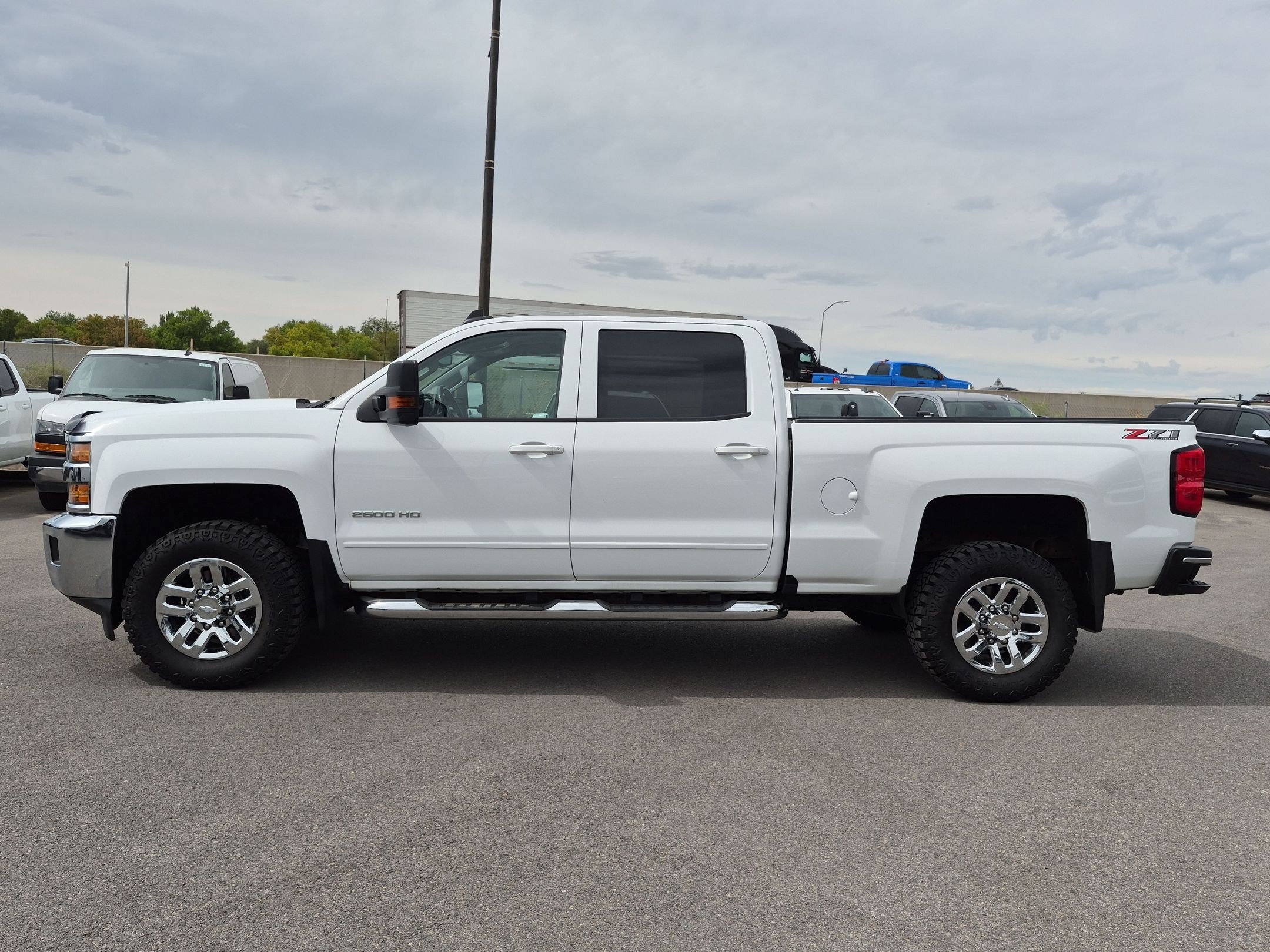 Used 2019 Chevrolet Silverado 2500 LT w/ Z71 Package, Off-Road AWD/4WD image 2
