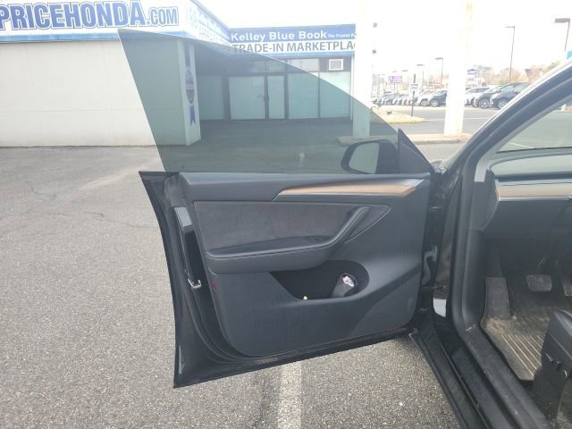 Used 2023 Tesla Model Y Long Range image 9