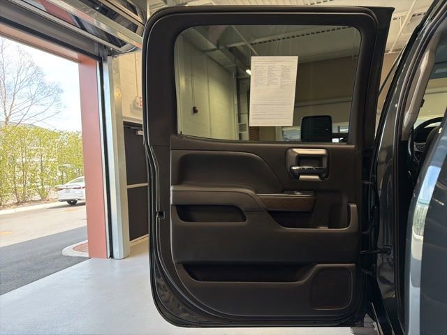 Used 2018 GMC Sierra 2500 Denali w/ Duramax Plus Package AWD/4WD image 27