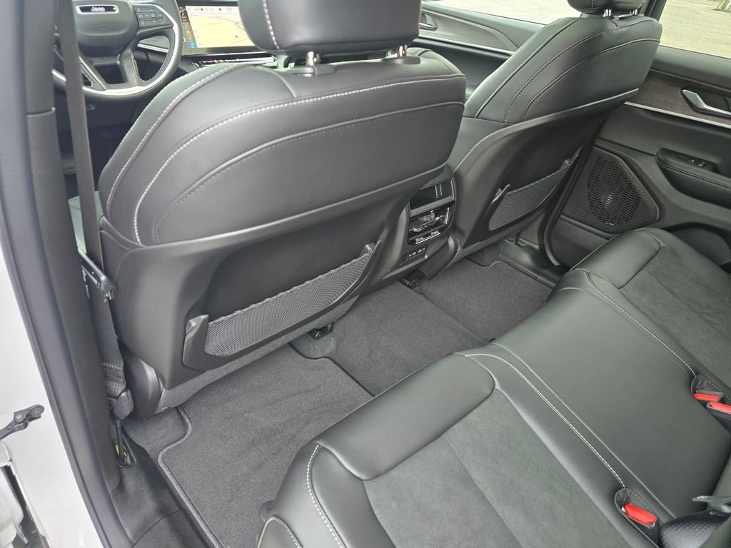 New 2026 Jeep Grand Cherokee Altitude AWD/4WD image 25