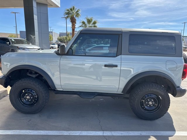 Used 2022 Ford Bronco Black Diamond image 2