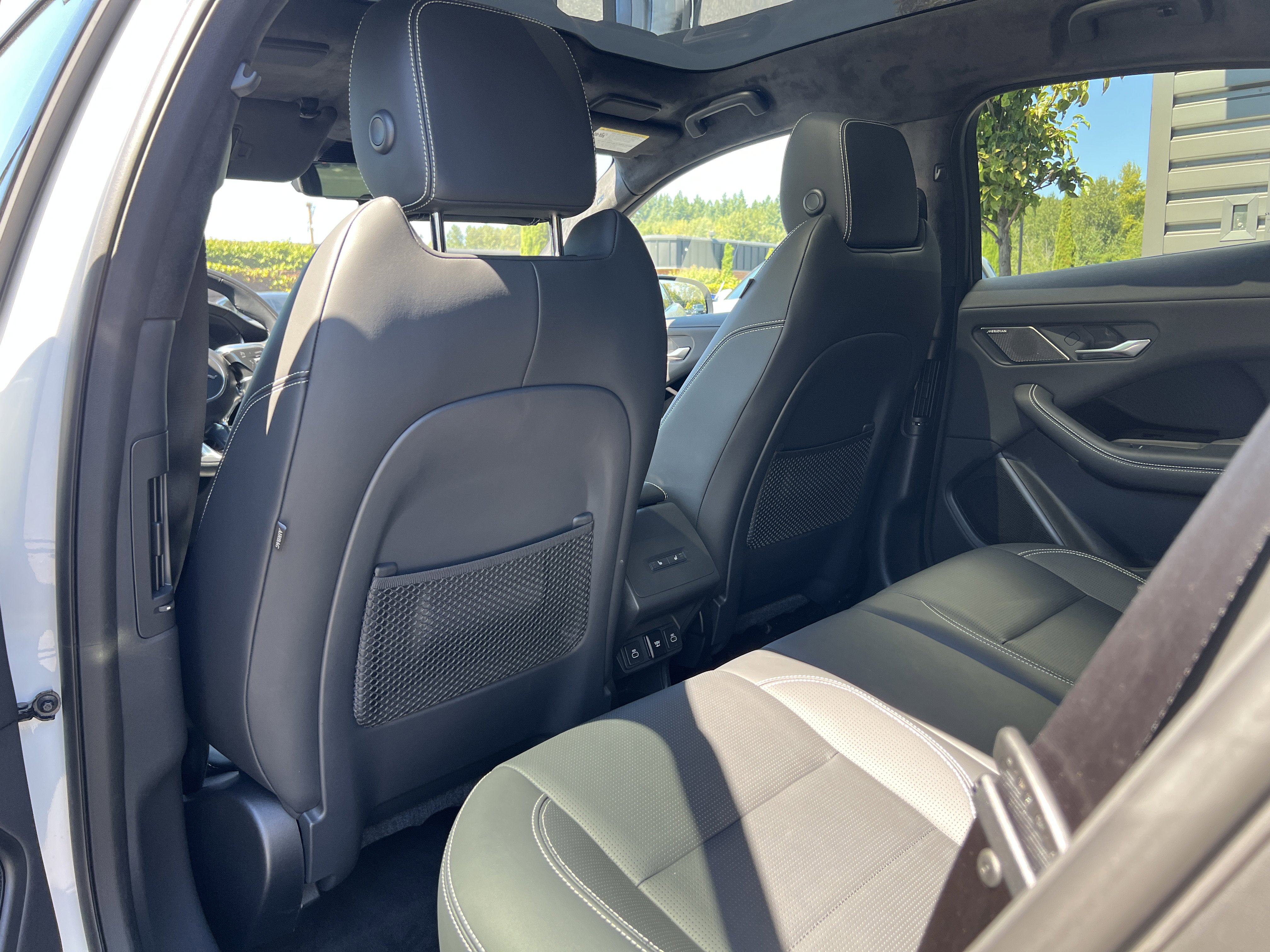 Certified 2024 Jaguar I-PACE R-Dynamic HSE image 16