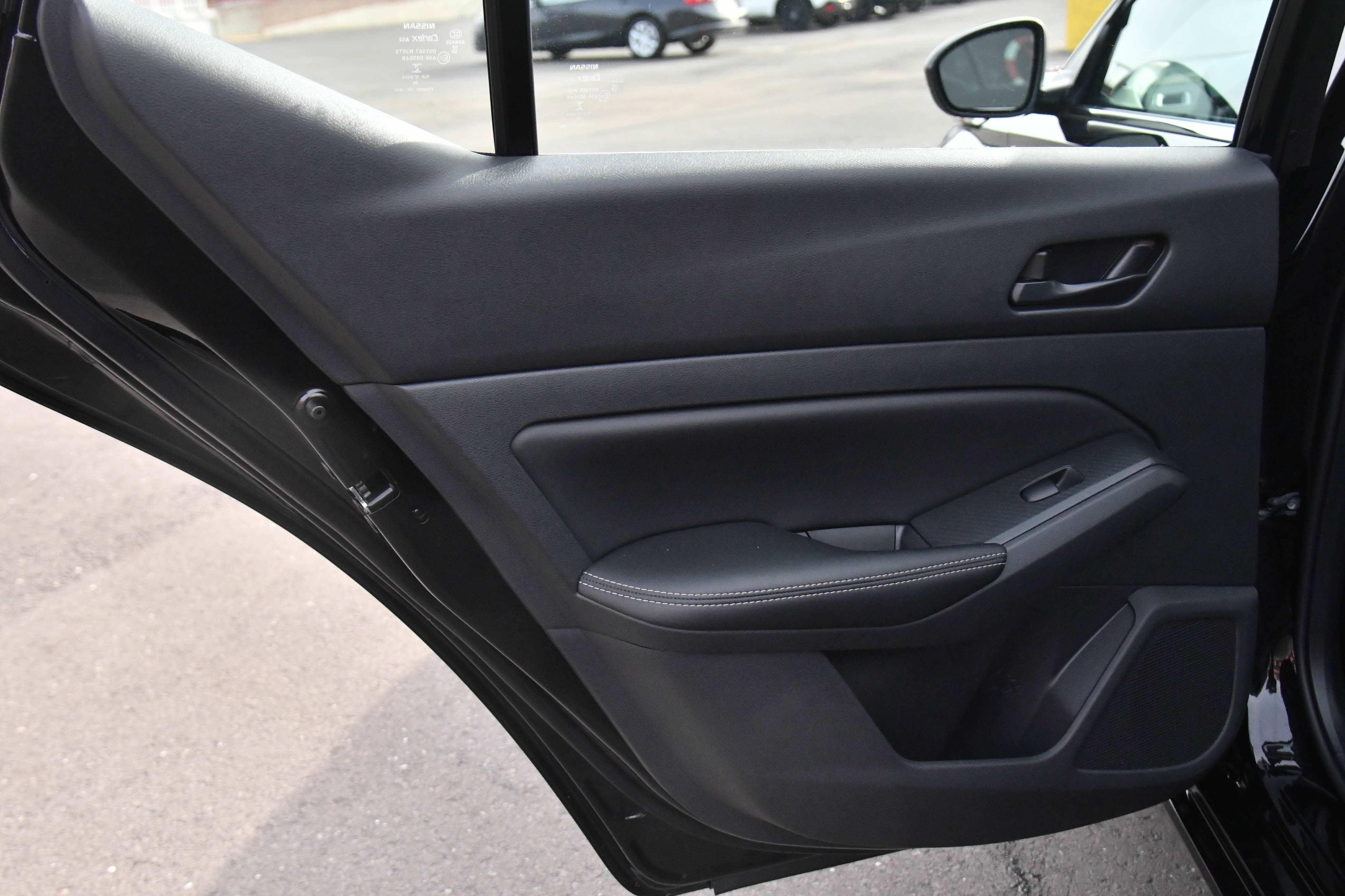 Used 2025 Nissan Altima 2.5 SV image 30