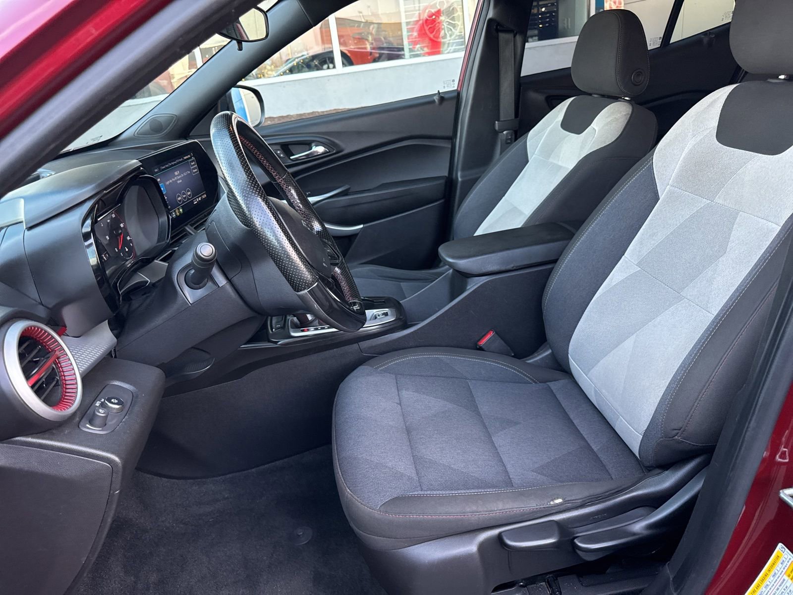 Used 2024 Chevrolet Trax RS w/ Driver Confidence Package image 18