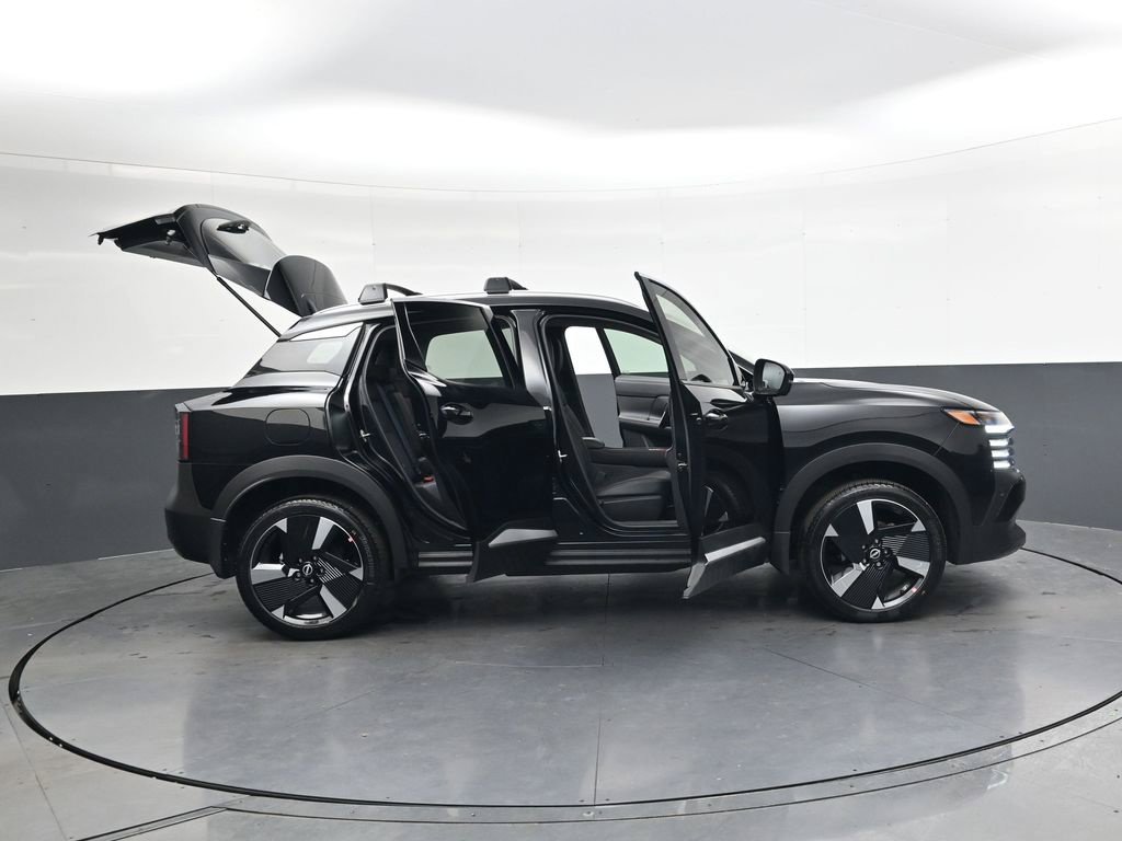 Certified 2026 Nissan Kicks SR FWD image 38