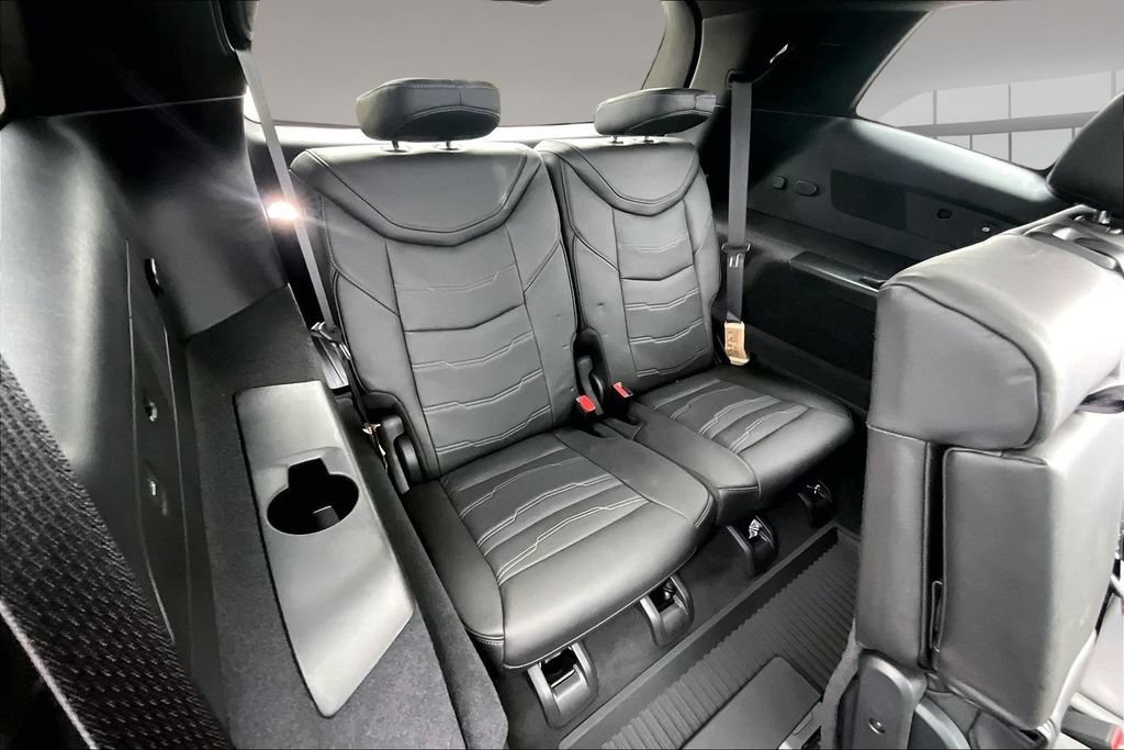 Used 2025 Cadillac XT6 Premium Luxury w/ Platinum Package AWD/4WD image 28