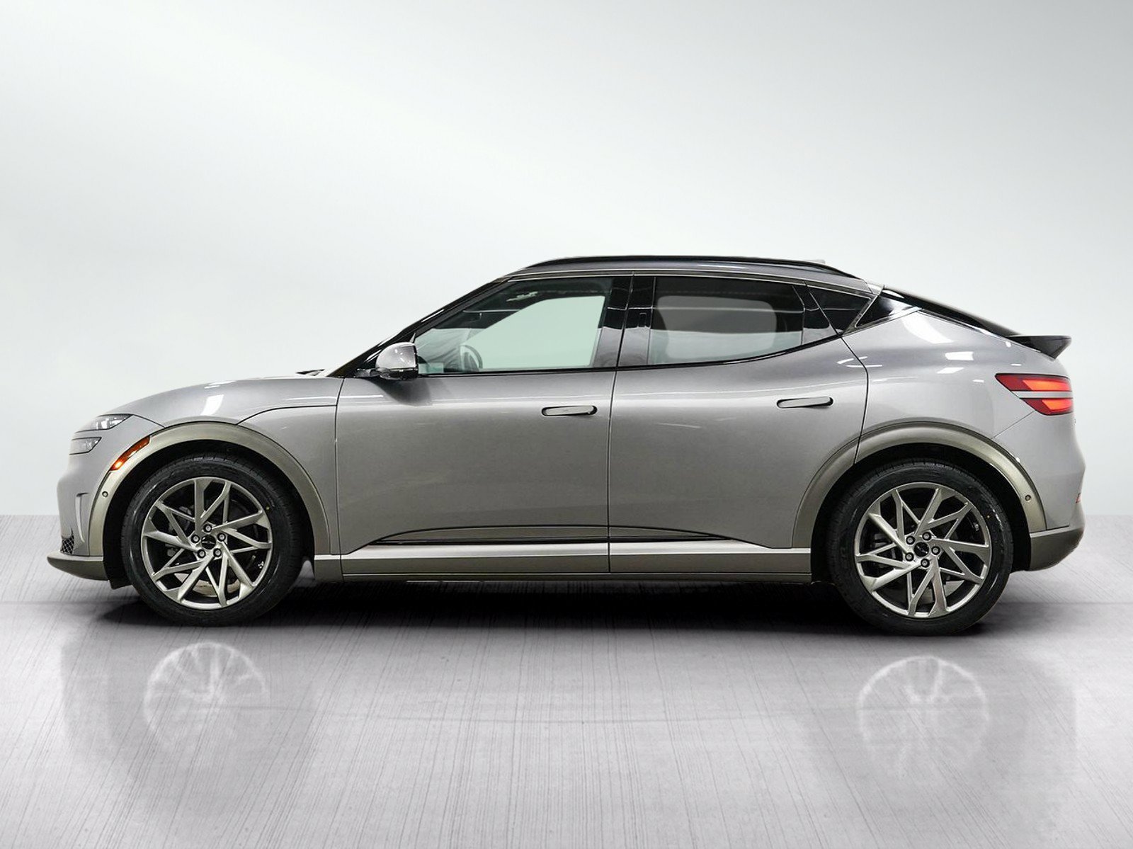 Used 2023 Genesis GV60 Advanced AWD/4WD image 2