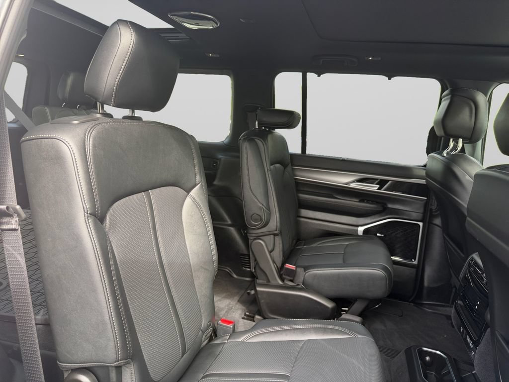 New 2026 Jeep Grand Wagoneer Limited AWD/4WD image 18