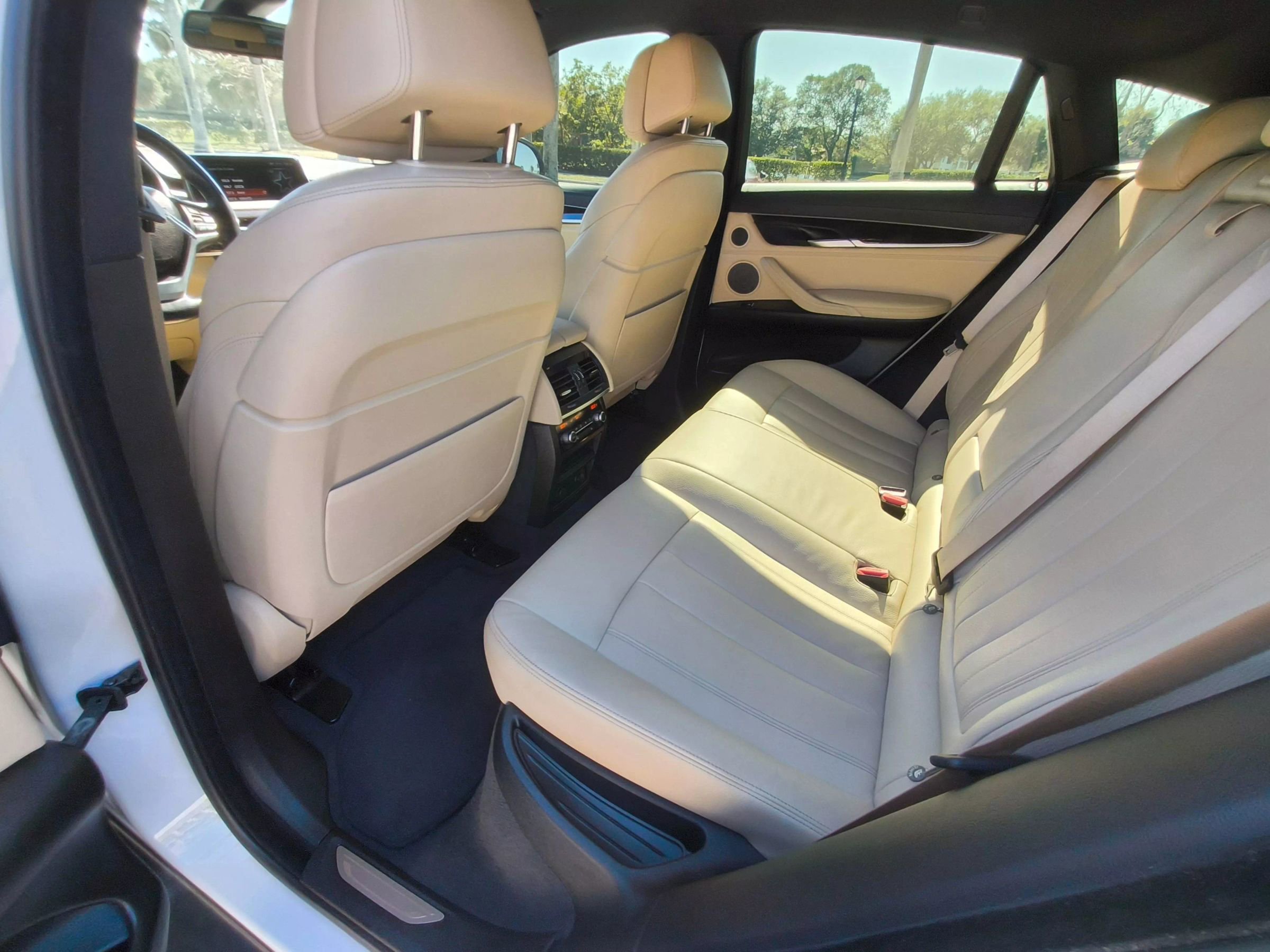 Used 2018 BMW X6 xDrive50i w/ Premium Package image 25