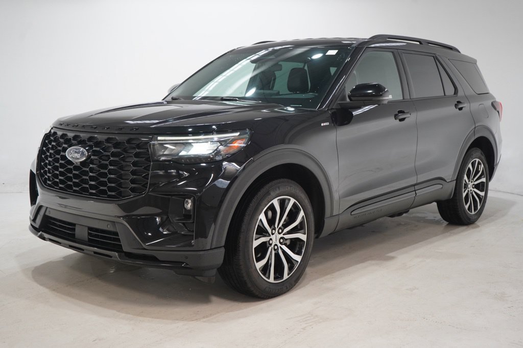 Used 2025 Ford Explorer ST-Line AWD/4WD image 17