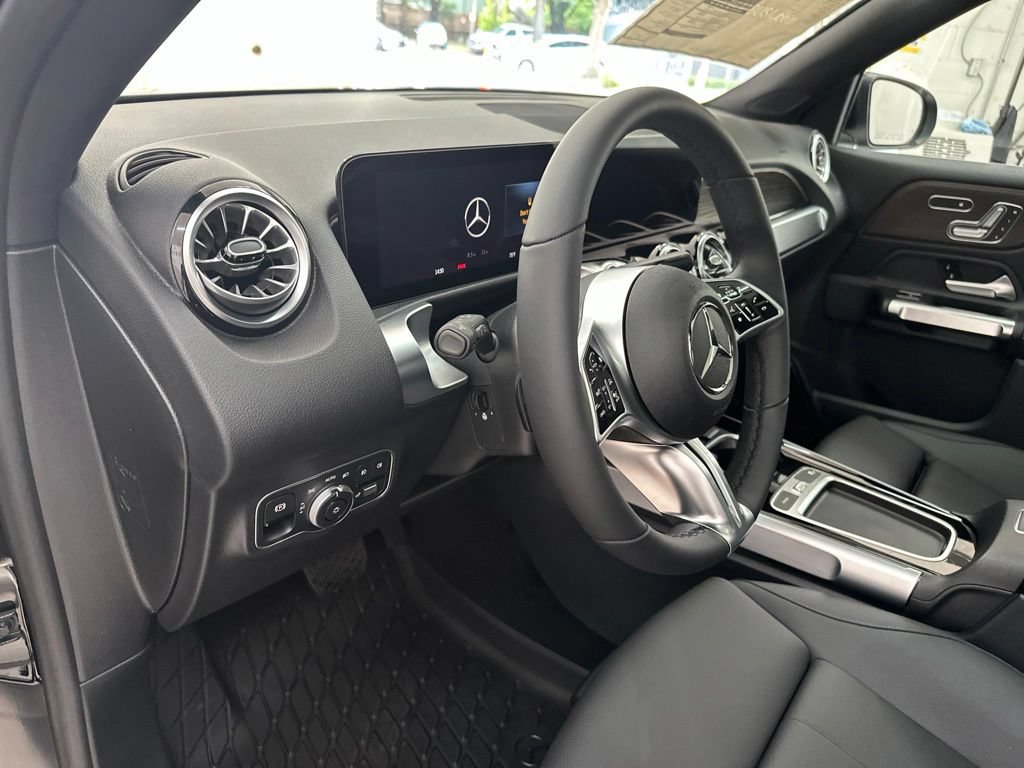 New 2026 Mercedes-Benz GLB 250 4MATIC image 13
