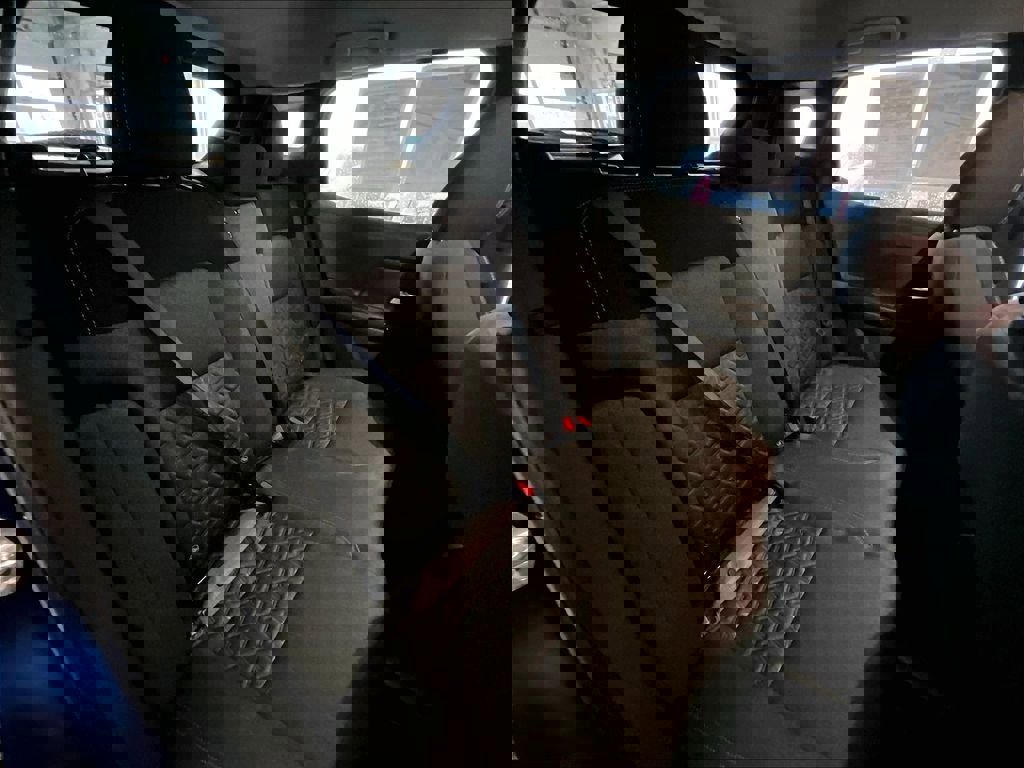 Used 2025 Nissan Kicks SV image 16