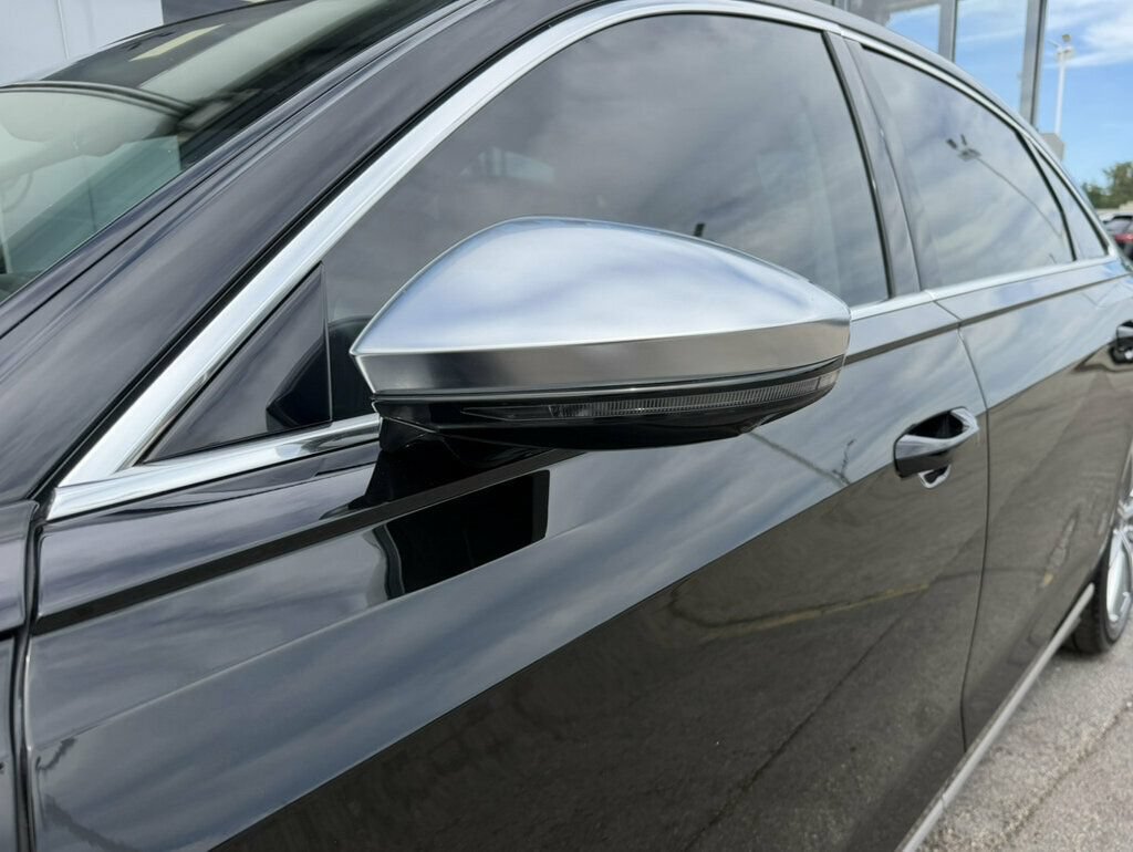 Used 2022 Audi S8 w/ S8 Comfort Plus Package AWD/4WD image 12