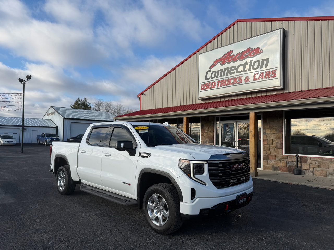 Used 2022 GMC Sierra 1500 AT4 w/ AT4 Preferred Package image 1