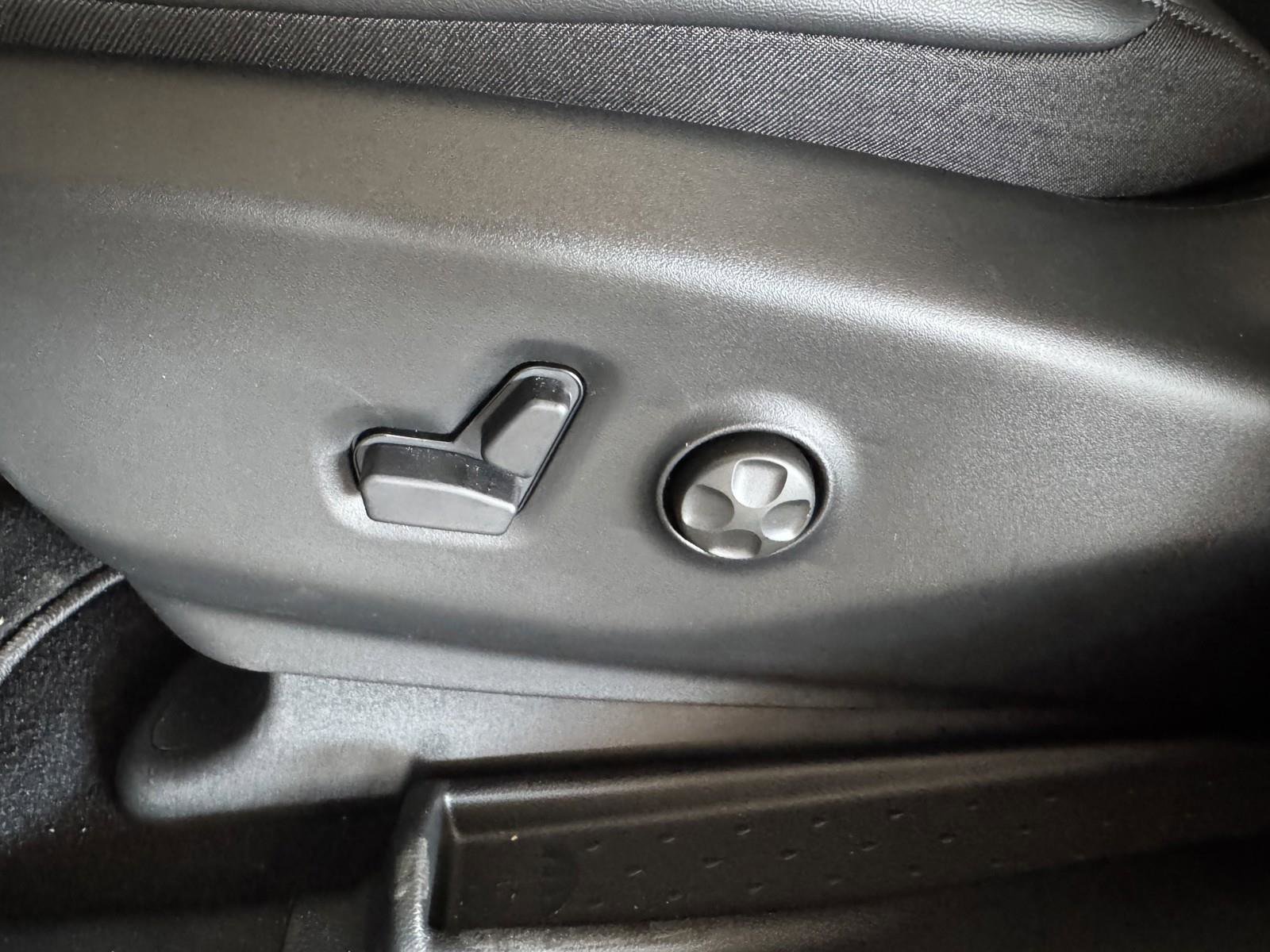 New 2026 Chrysler Pacifica Select image 25