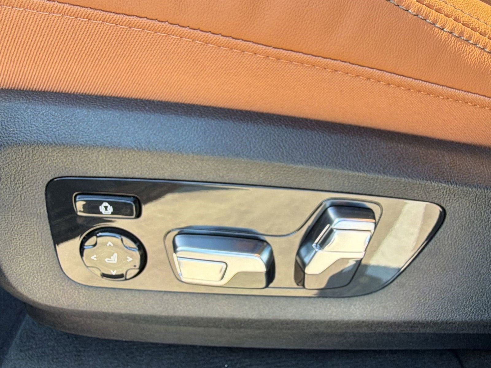 New 2026 BMW X5 sDrive40i w/ M Sport Package image 13