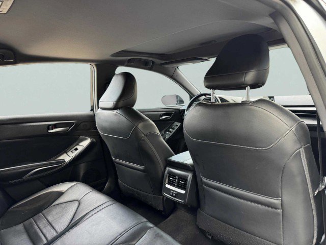 Used 2019 Toyota Avalon XSE image 44