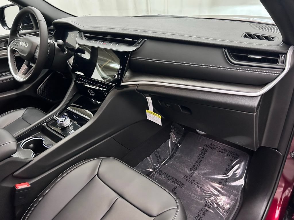 New 2026 Jeep Grand Cherokee Limited w/ Limited Altitude Package AWD/4WD image 18