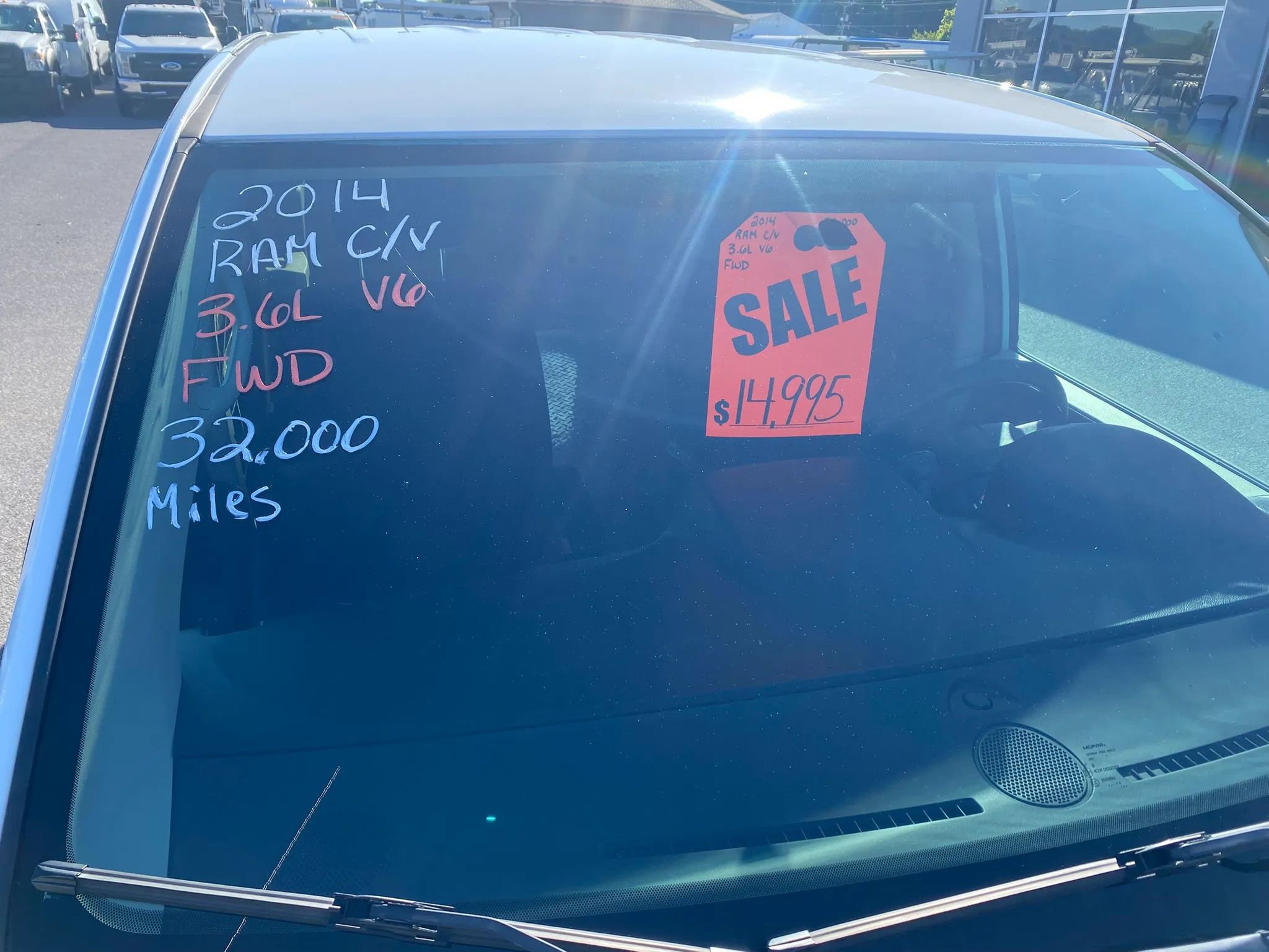 Used 2014 RAM C/V Tradesman FWD image 3