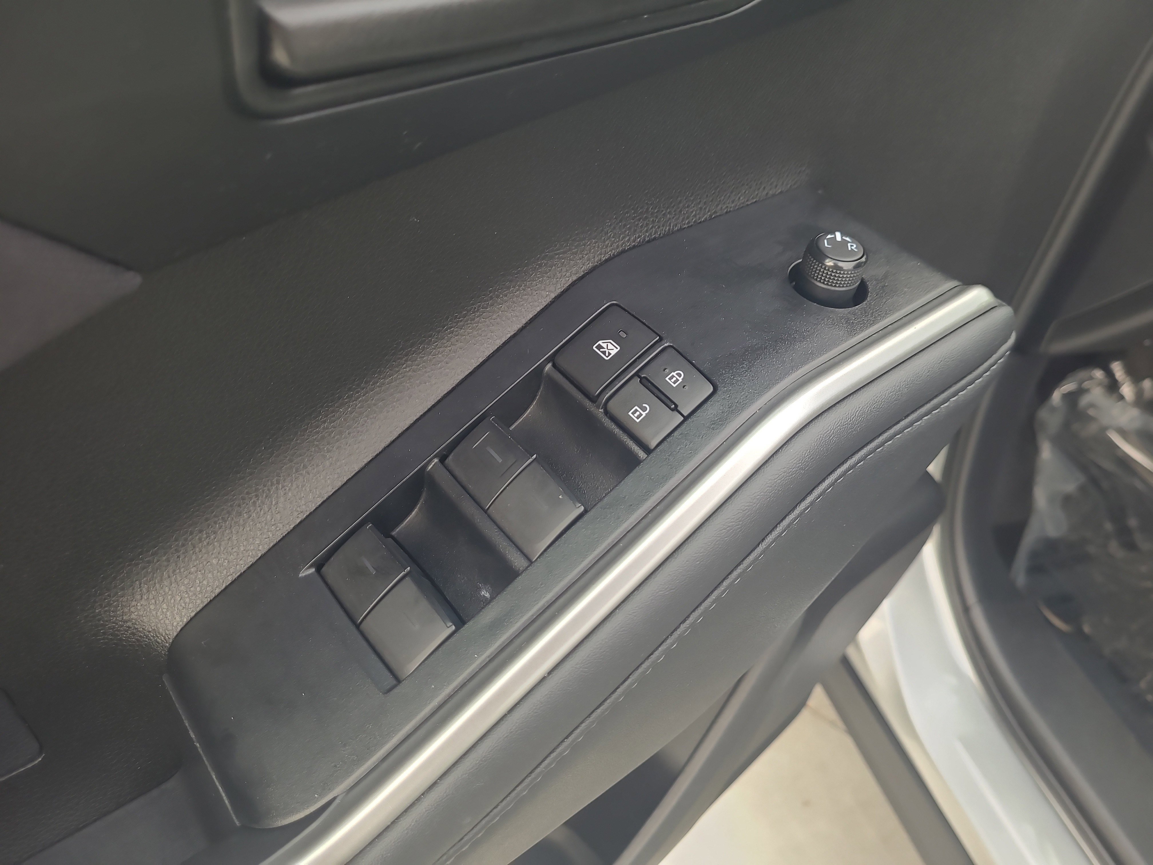 Used 2023 Toyota Highlander LE image 15