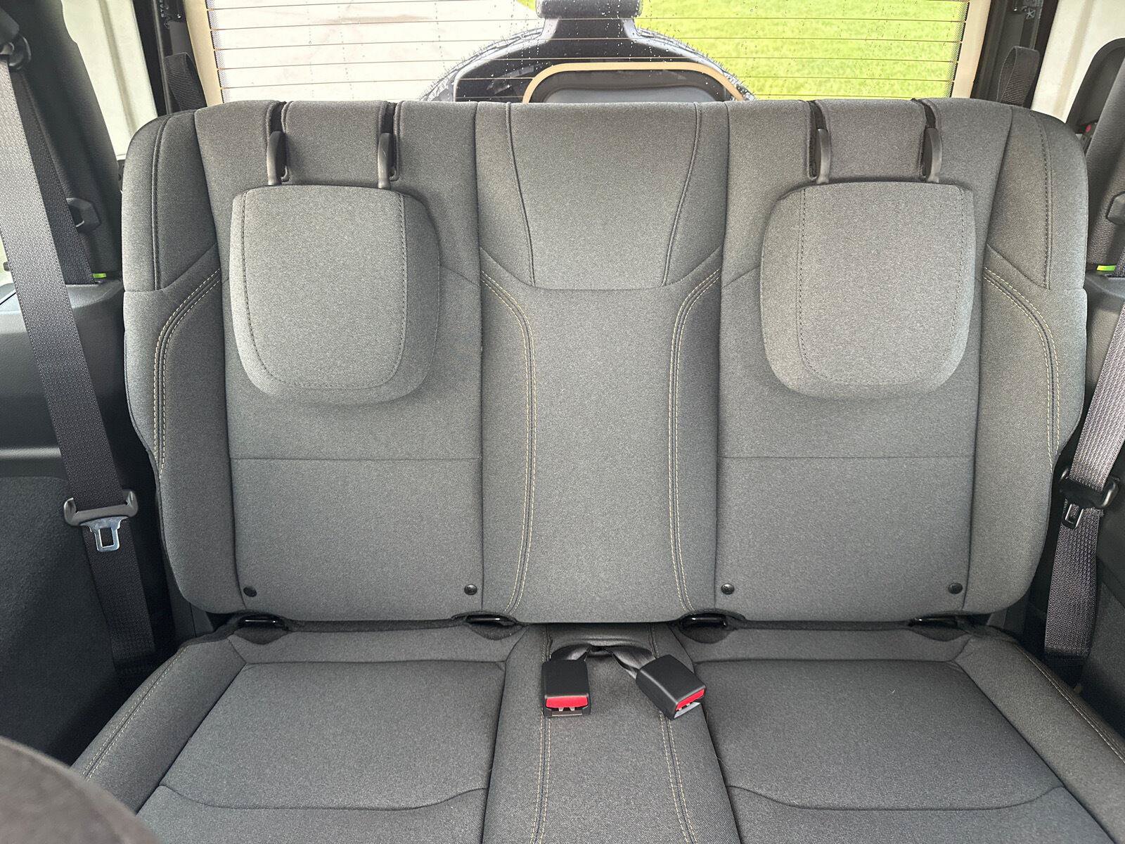 Used 2025 Jeep Wrangler Sport AWD/4WD image 8