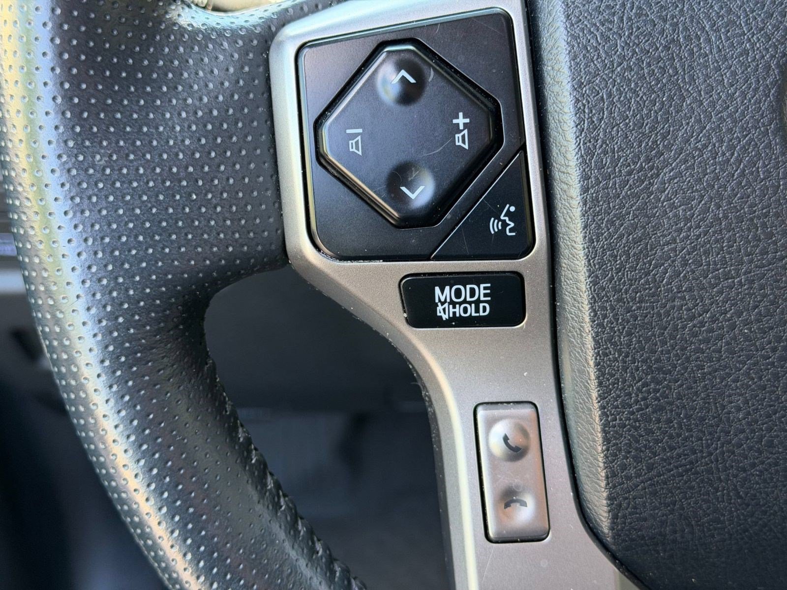 Used 2024 Toyota 4Runner Limited AWD/4WD image 17
