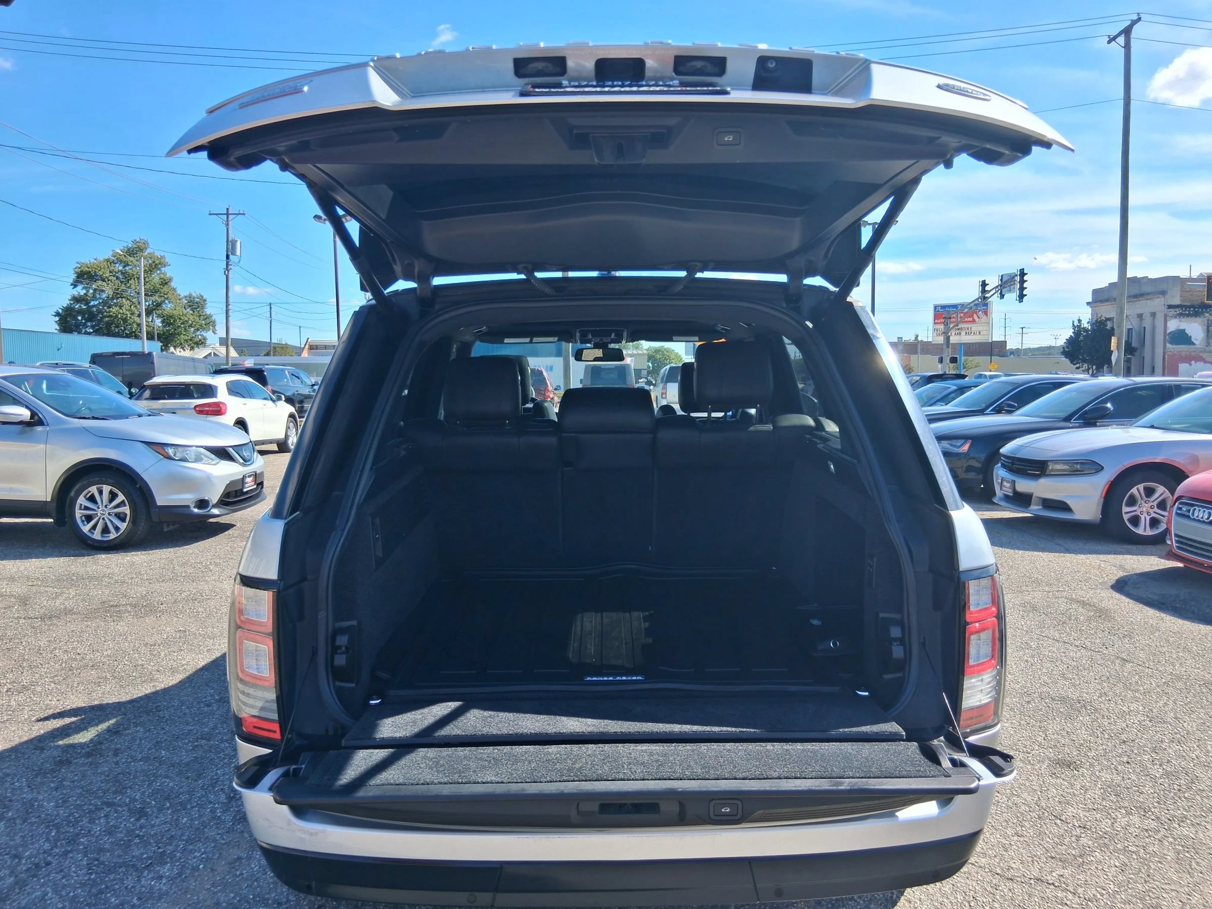 Used 2015 Land Rover Range Rover Supercharged AWD/4WD image 23