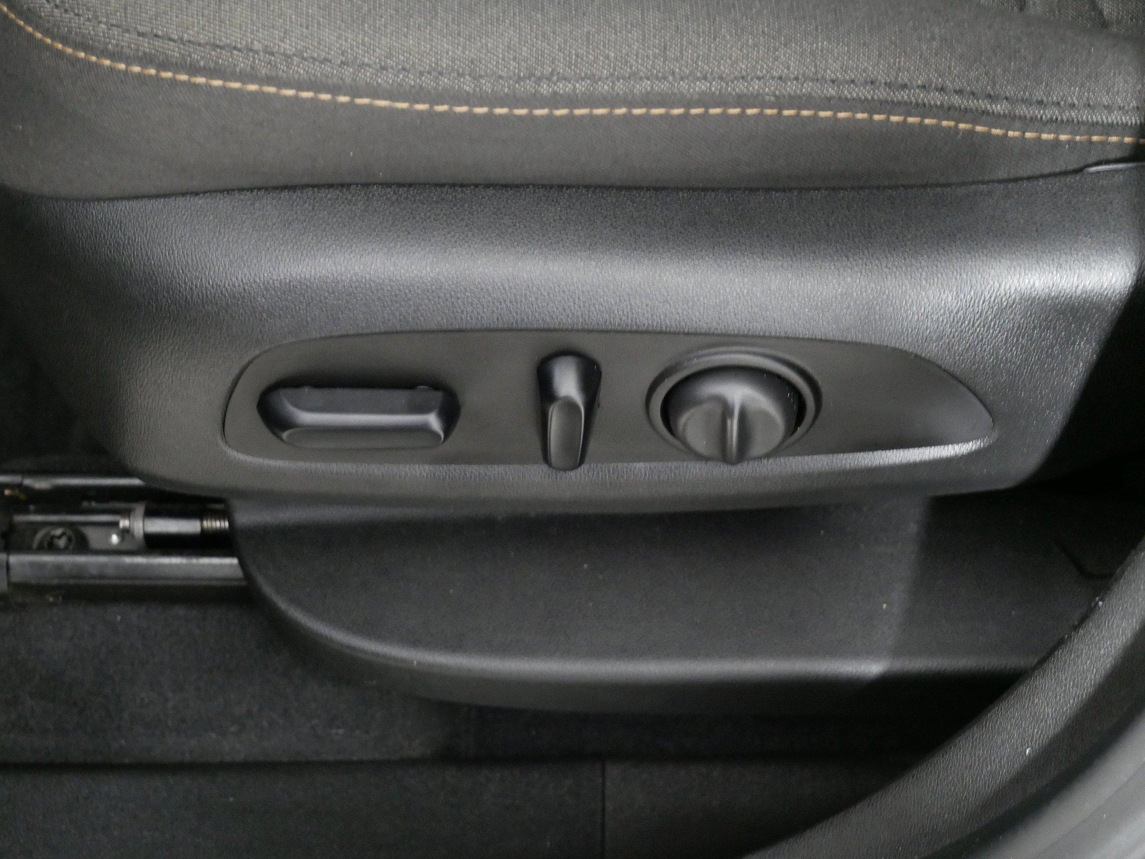 Used 2020 Chevrolet Equinox LT image 20