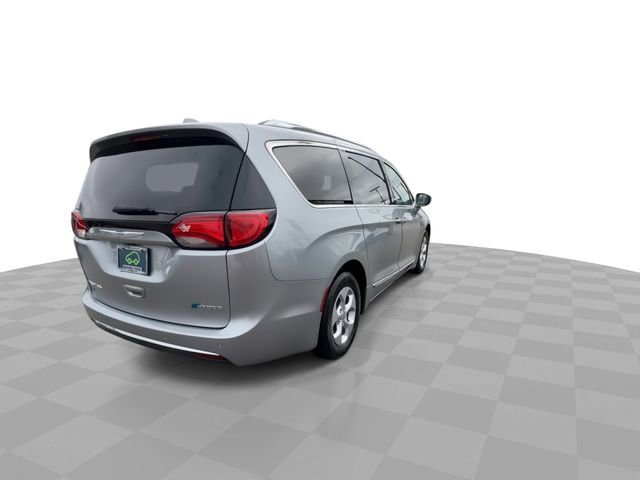 Used 2018 Chrysler Pacifica Touring-L image 7