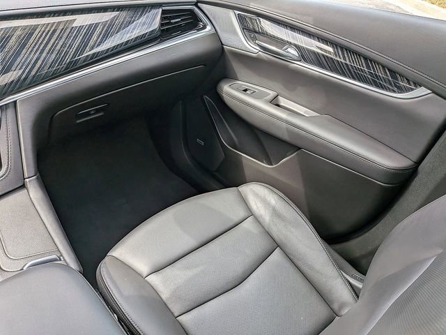 Certified 2024 Cadillac XT6 Premium Luxury AWD/4WD image 18