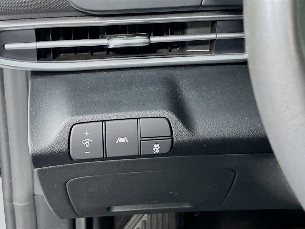 Certified 2021 Hyundai Elantra SEL FWD image 9