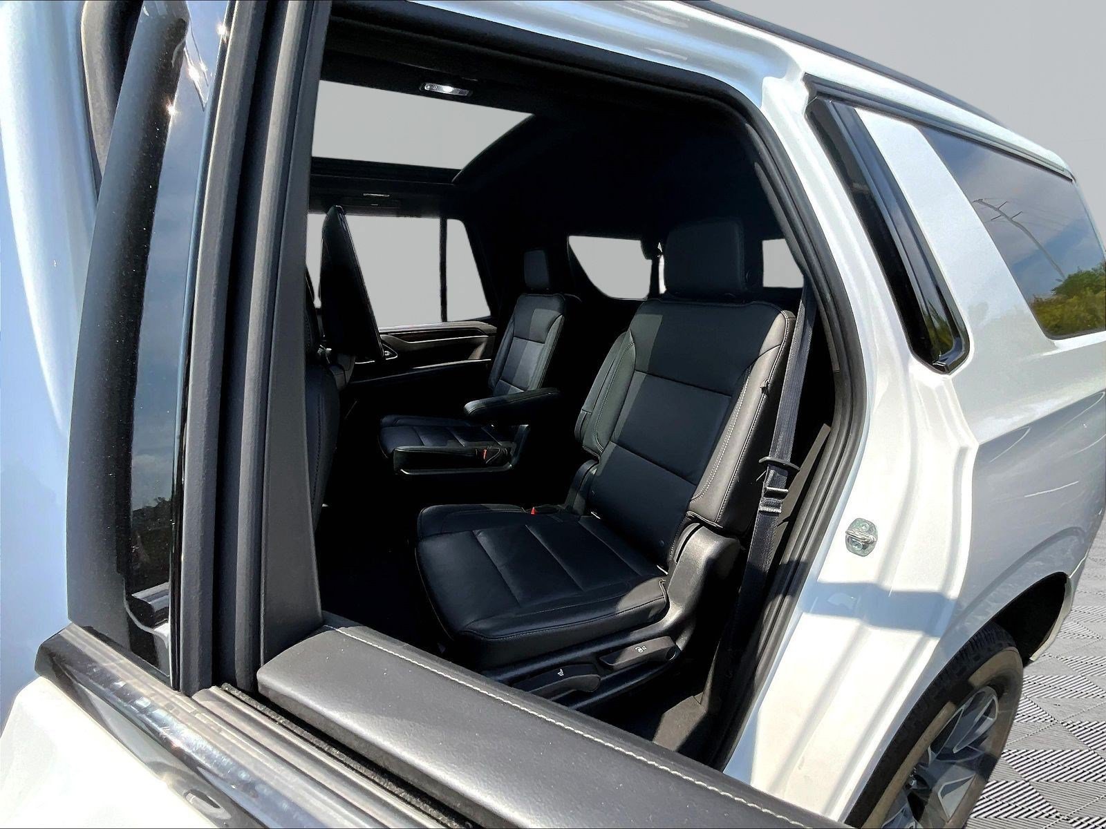 Used 2021 Chevrolet Tahoe Z71 w/ Rear Media and Nav Package AWD/4WD image 22