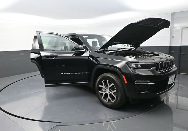 New 2025 Jeep Grand Cherokee Limited w/ Luxury Tech Group II image 28
