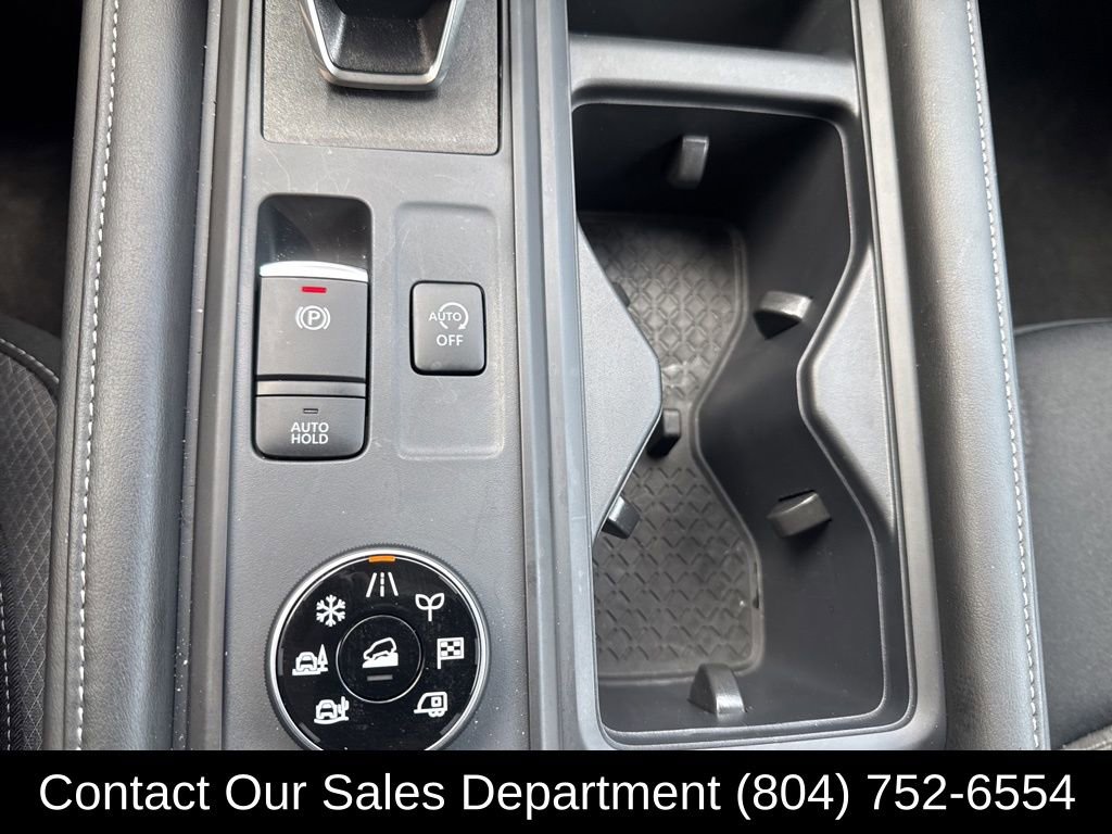 Used 2025 Nissan Pathfinder S image 23