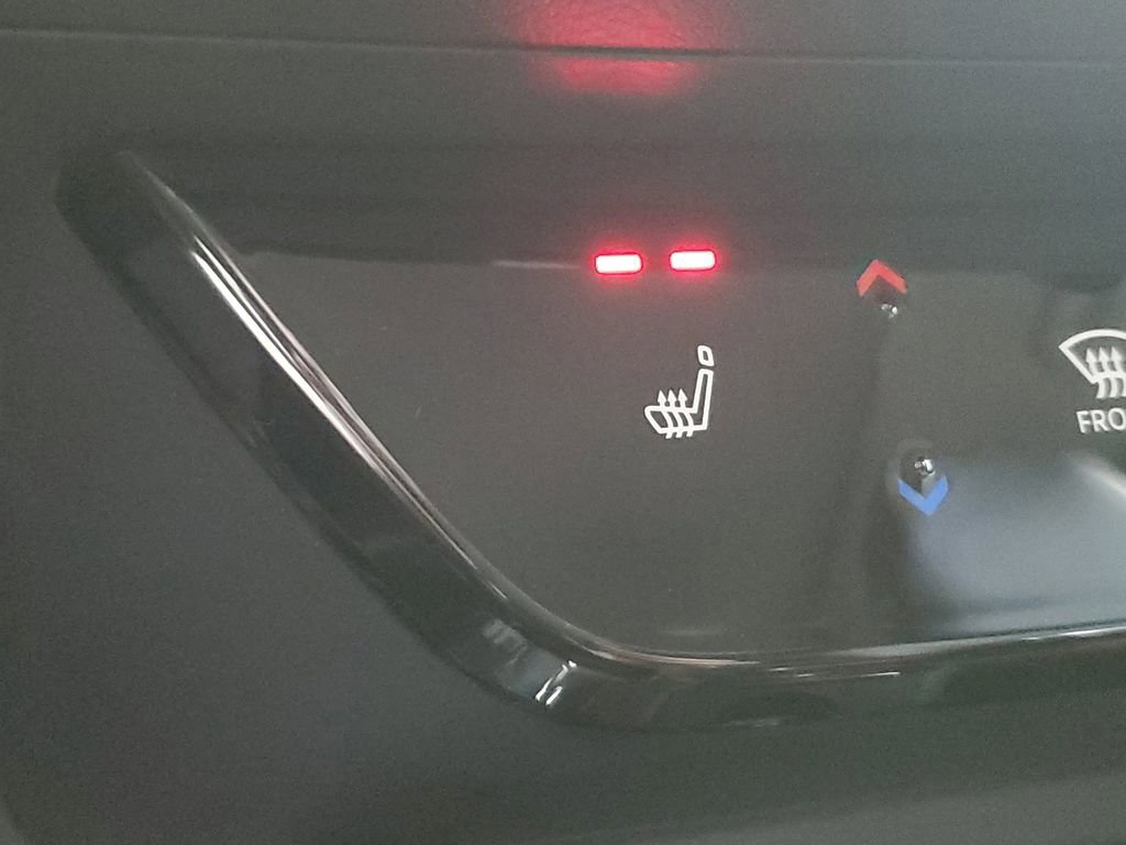 New 2026 Nissan Kicks SR w/ SR Premium Package image 8
