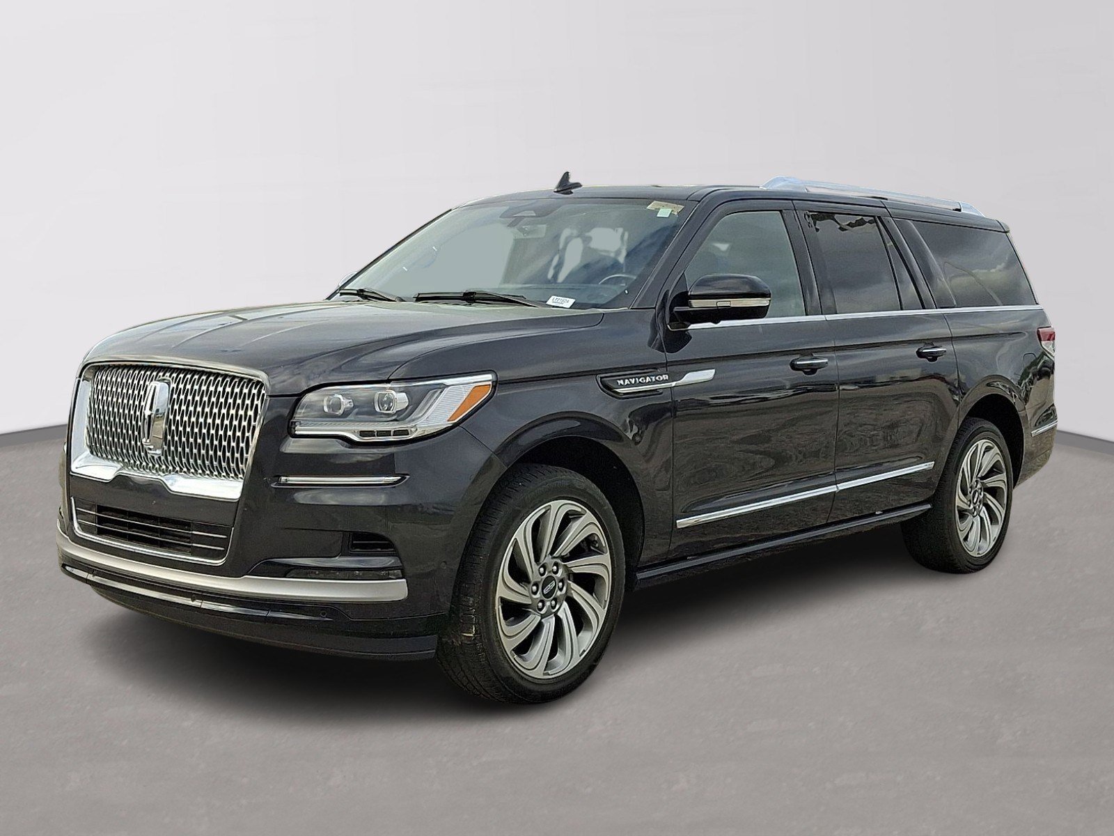 Certified 2023 Lincoln Navigator L Reserve image 3