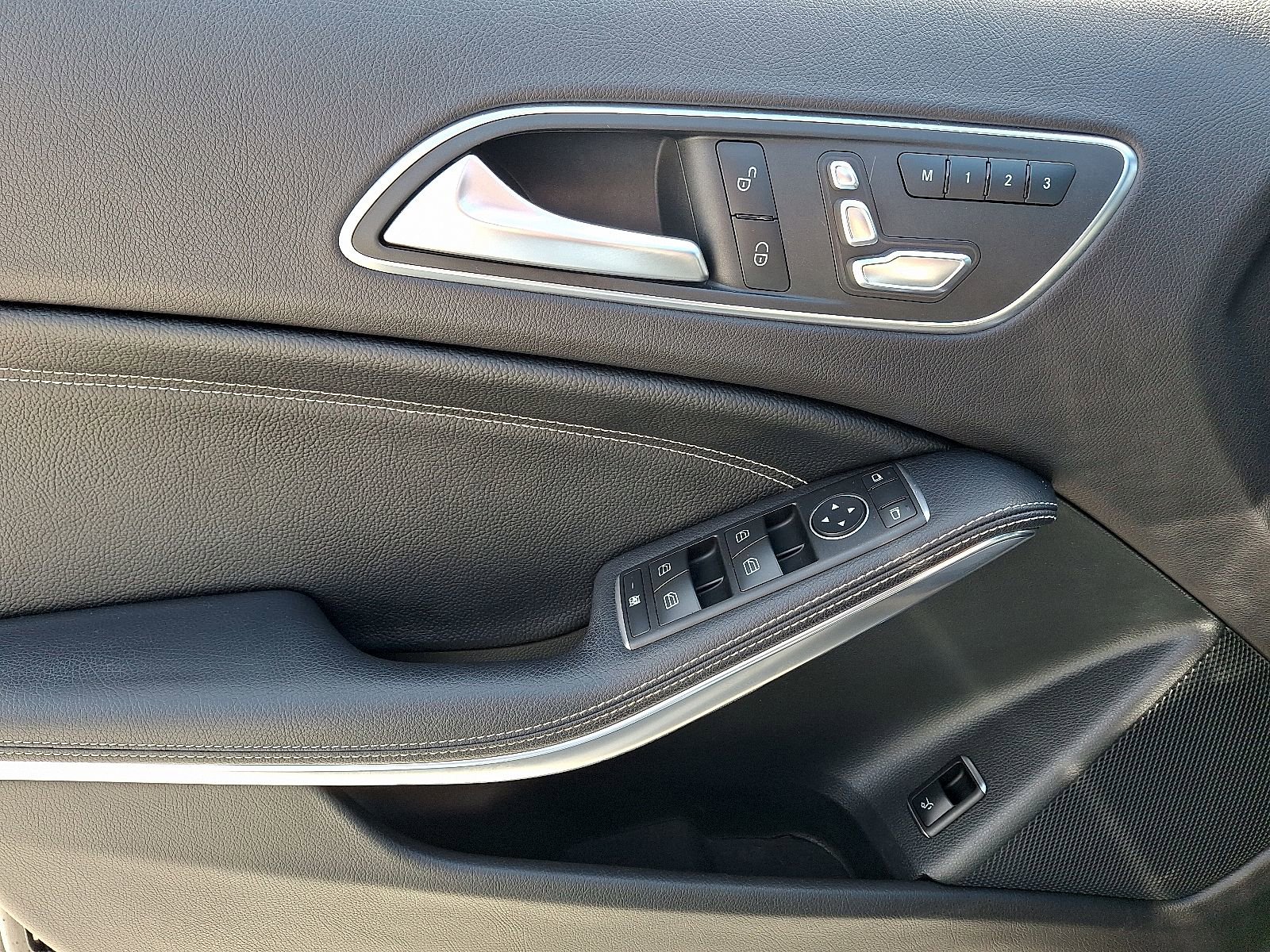 Used 2018 Mercedes-Benz GLA 250 image 12