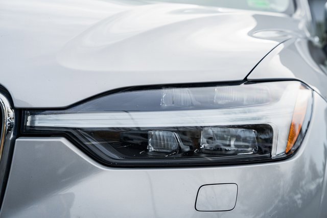 Used 2022 Volvo XC60 T8 Inscription w/ Advanced Package image 12